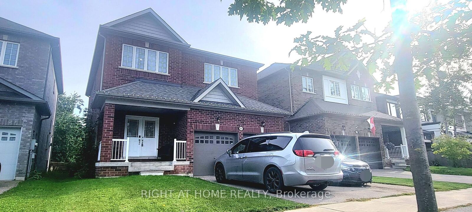 Property Photo:  11 Richmond Park Drive  ON L4P 0H2 