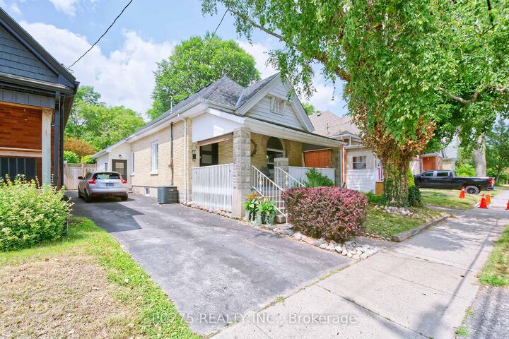 Property Photo:  77 Elm Street  ON N5Z 2K4 
