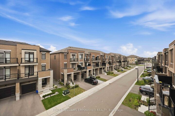 Property Photo:  30 Riley Reed Lane  ON L4S 0M3 