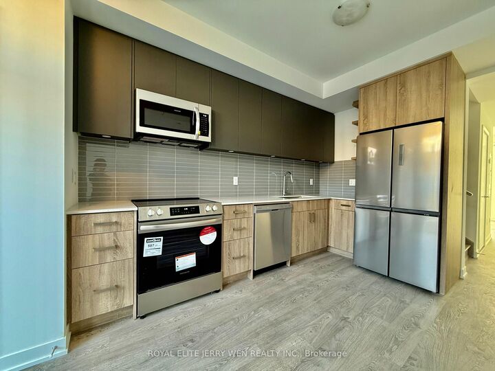 Property Photo:  16 Turtle Island Road  ON M6A 0G2 