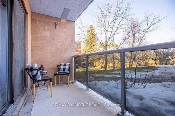 Property Photo:  29 West Avenue W 111  ON N2M 5E4 