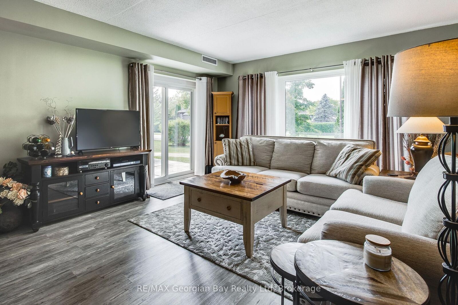 Property Photo: 11 Beck Boulevard 102 ON L9M 2G1