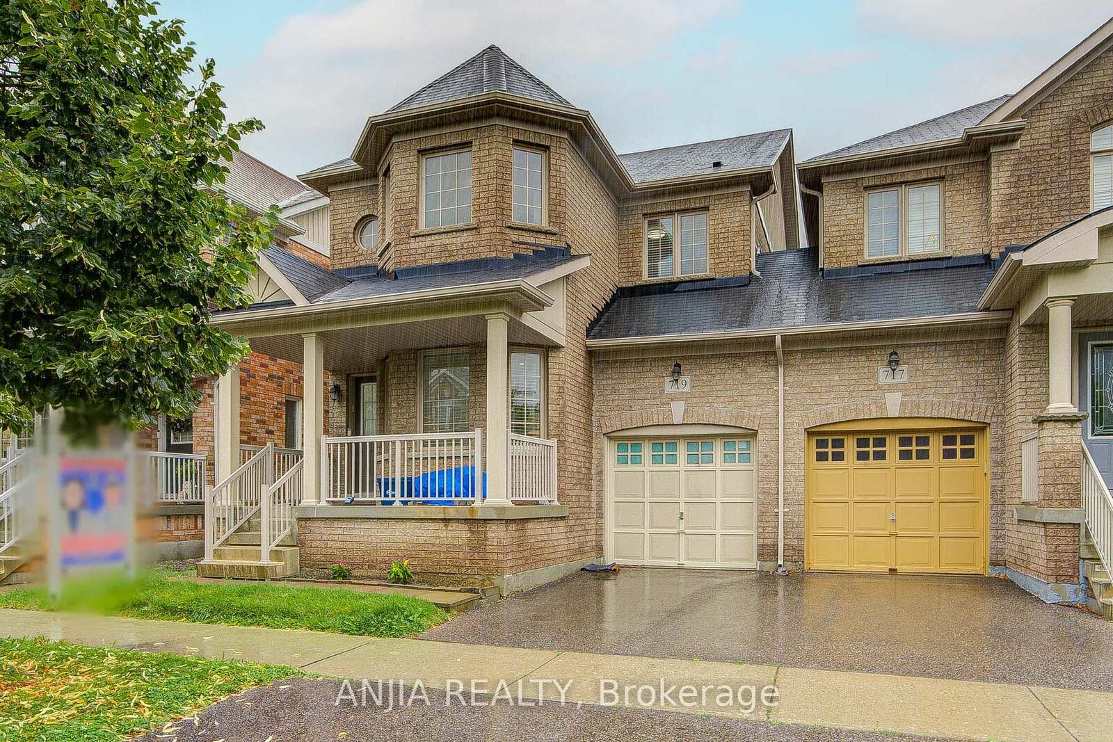 Property Photo:  719 Hammersly Boulevard  ON L6E 0R9 