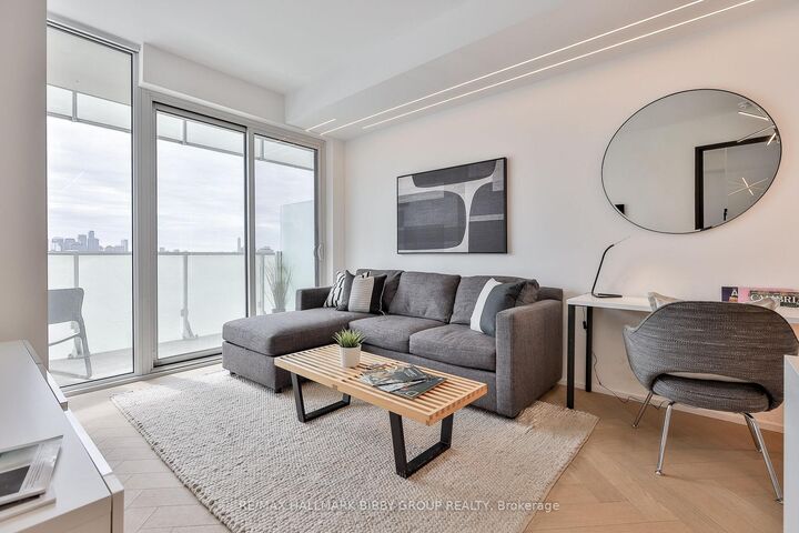 Property Photo:  200 Bloor Street W 1204  ON M5S 1T8 