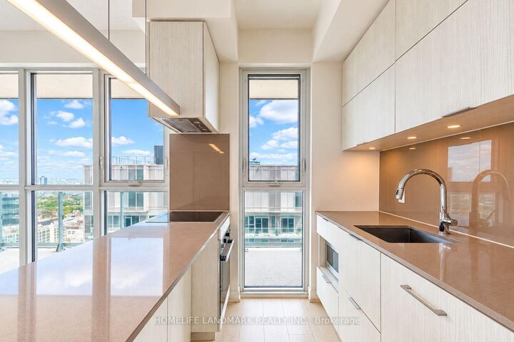 Property Photo:  15 Lower Jarvis Street 3812  ON M5E 0C4 