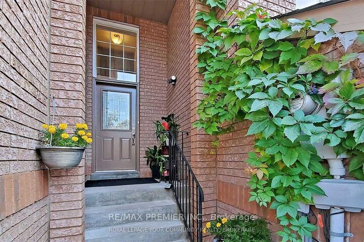 Property Photo:  47 Tania Crescent  ON L6A 2M8 