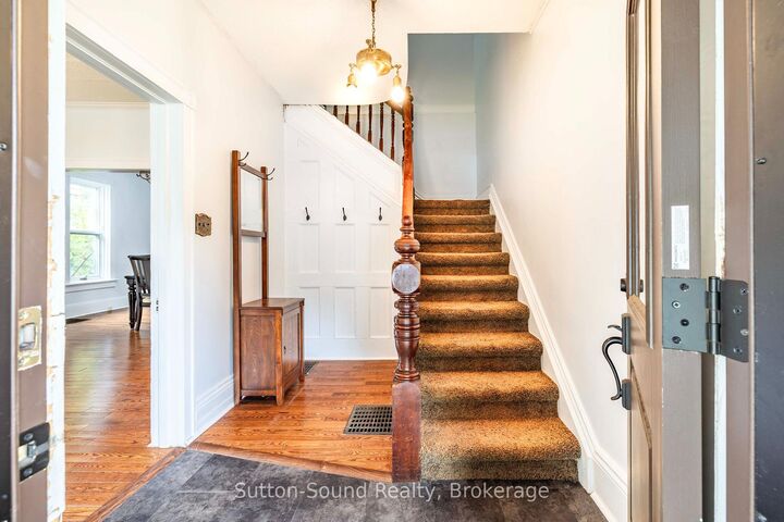 Property Photo:  359 5th Street E  ON N4K 1C6 