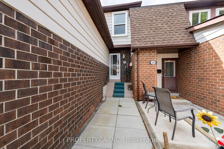 Property Photo:  12 Deeprose Lane  ON L1S 3L6 