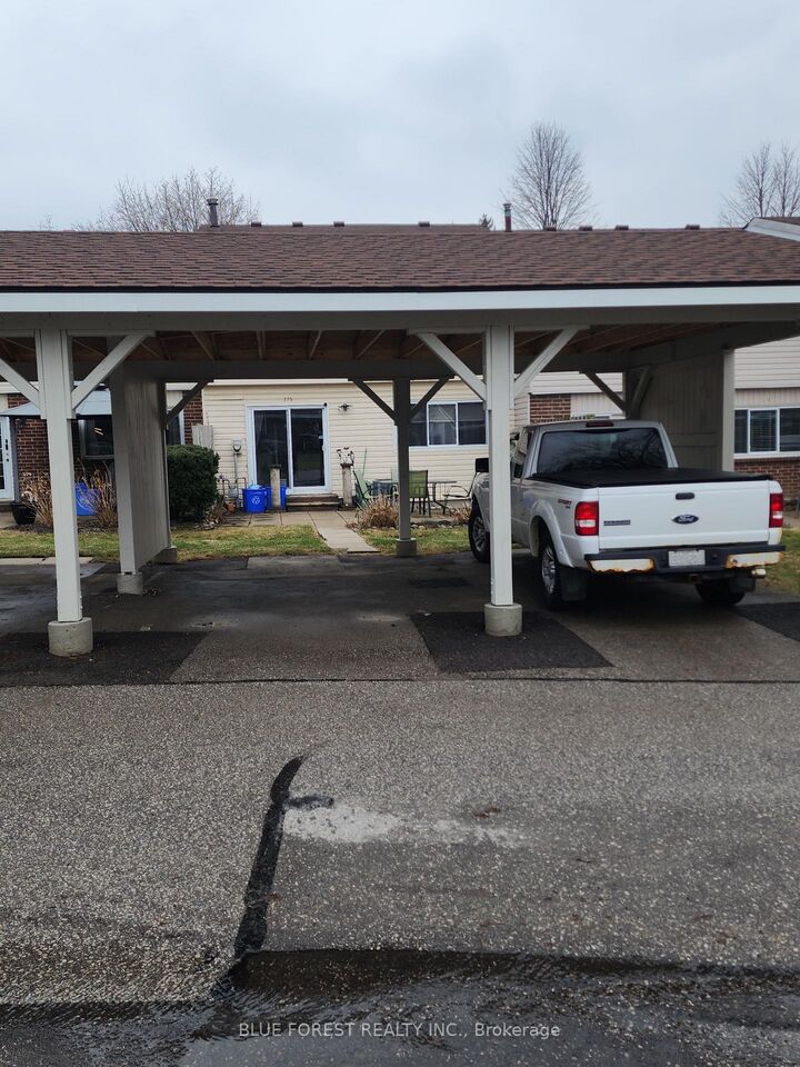 Property Photo: 775 Wilkins Street 75 ON N6C 4Z9