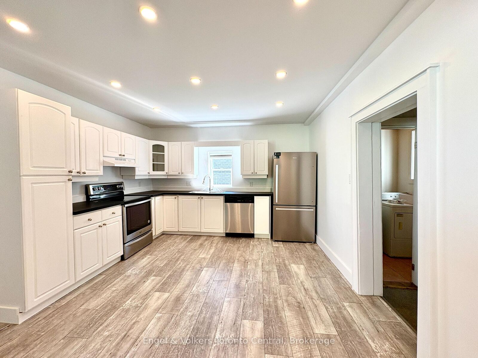 Property Photo:  155 Hughson Street  ON P1P 1H2 