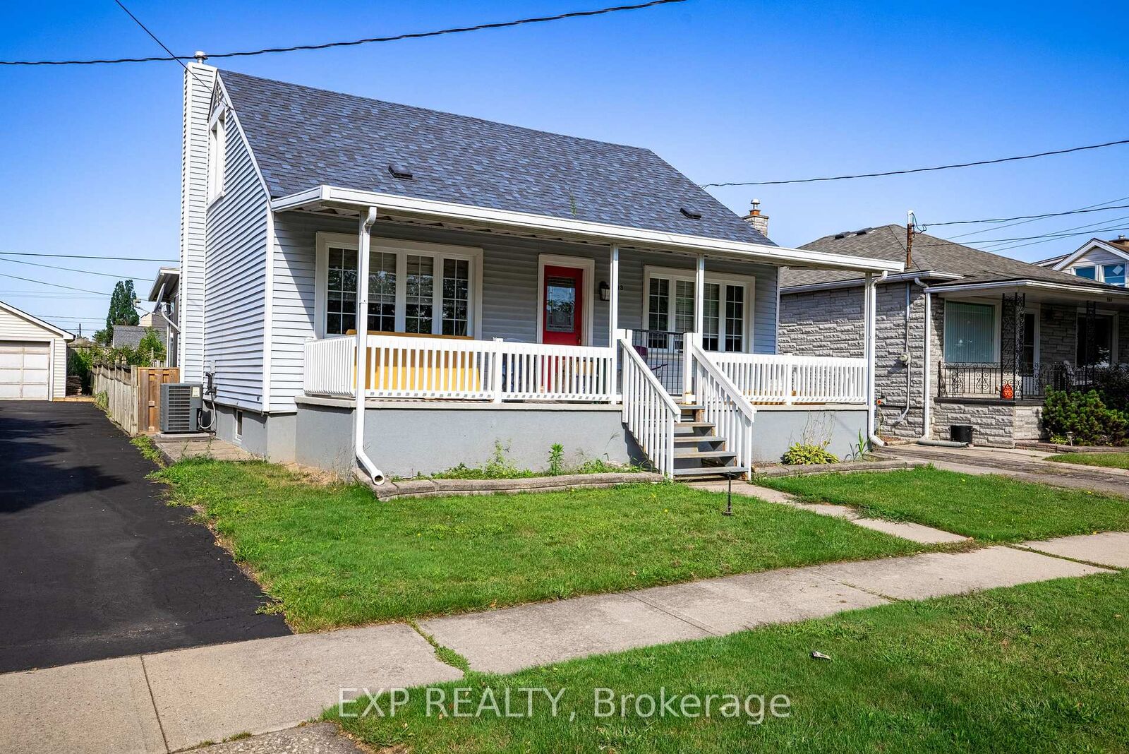 Property Photo:  293 McAlpine Avenue S Upper  ON L3B 1V1 