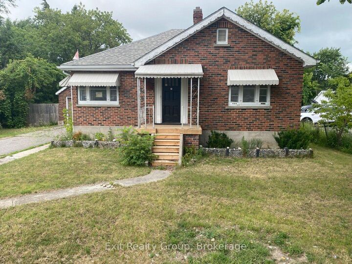 Property Photo:  236 North Front Street  ON K8P 3C2 