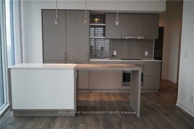Property Photo: 100 Harbour Street 4902 ON M5J 2T5