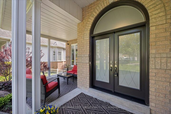 Property Photo:  1028 Highbrooke Court  ON L1K 2K6 
