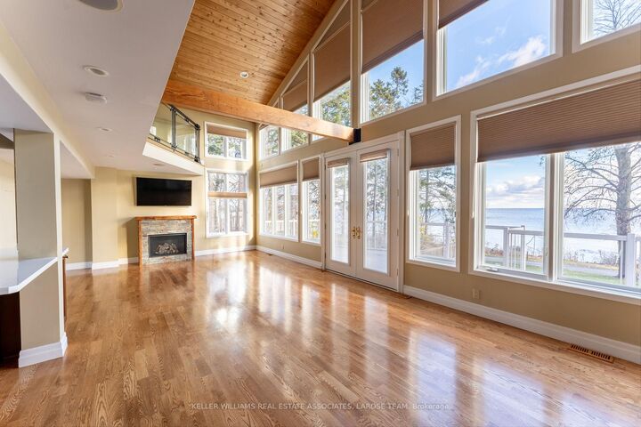 Property Photo: 75 Maple Avenue S 4 ON L5H 2R7