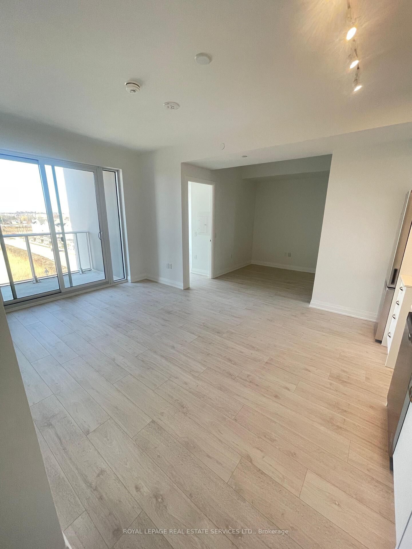 Property Photo:  412 Silver Maple Road 518  ON L6H 7X8 