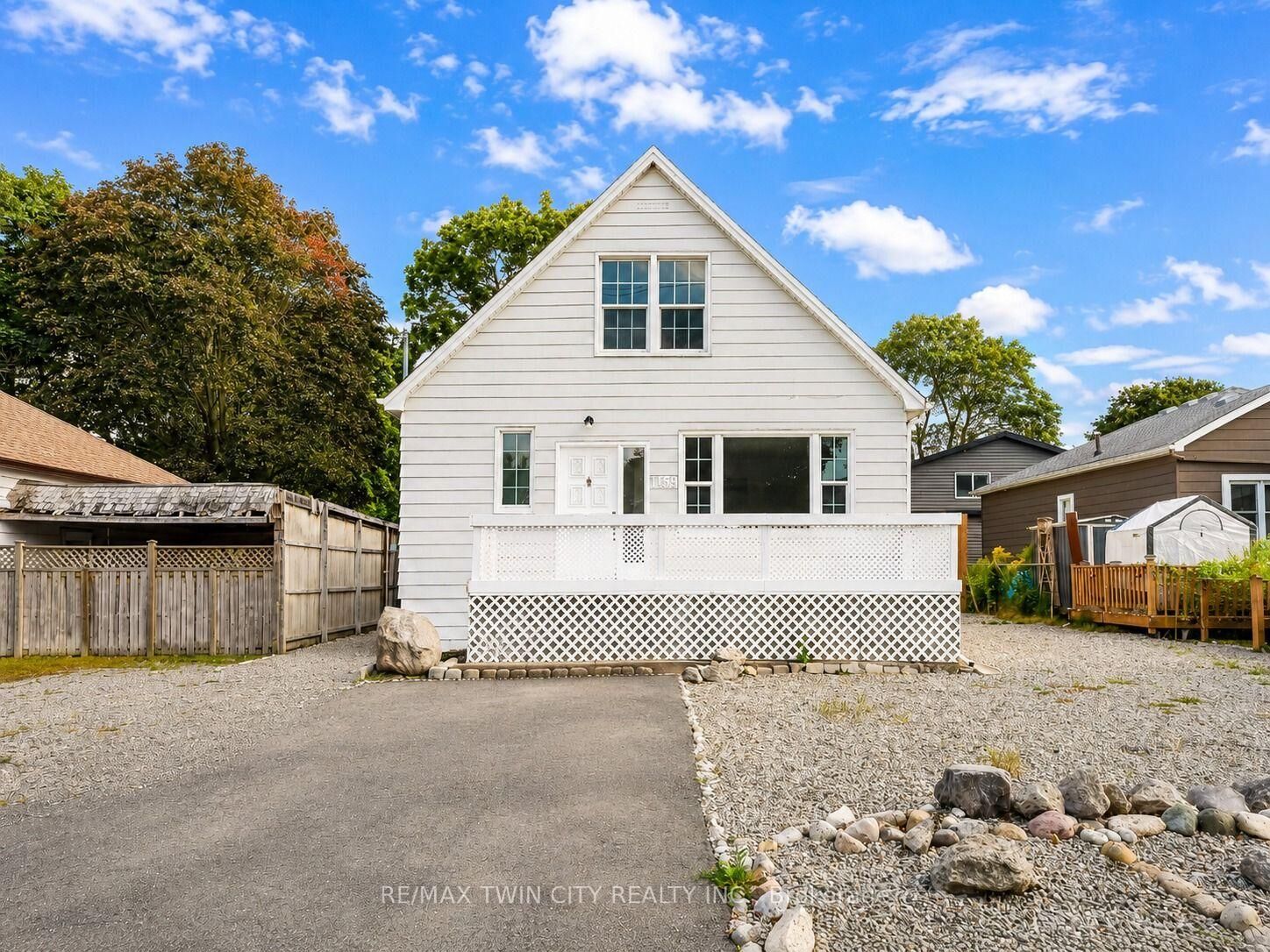 Property Photo:  1159 Union Street  ON N2H 6K3 