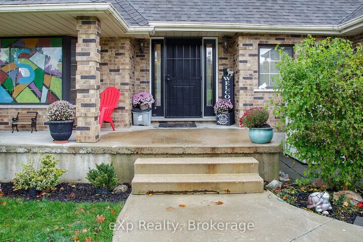 Property Photo:  41564 Byers Street  ON M0M 1L0 