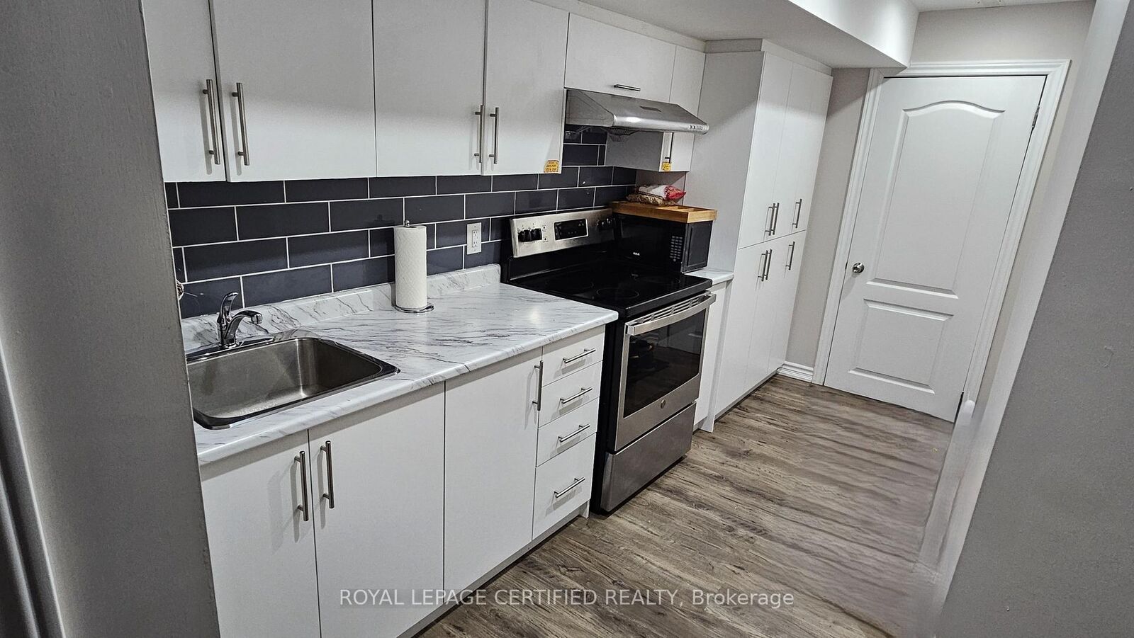 Property Photo:  62 Fandango Drive Bsmt  ON L6X 0R4 