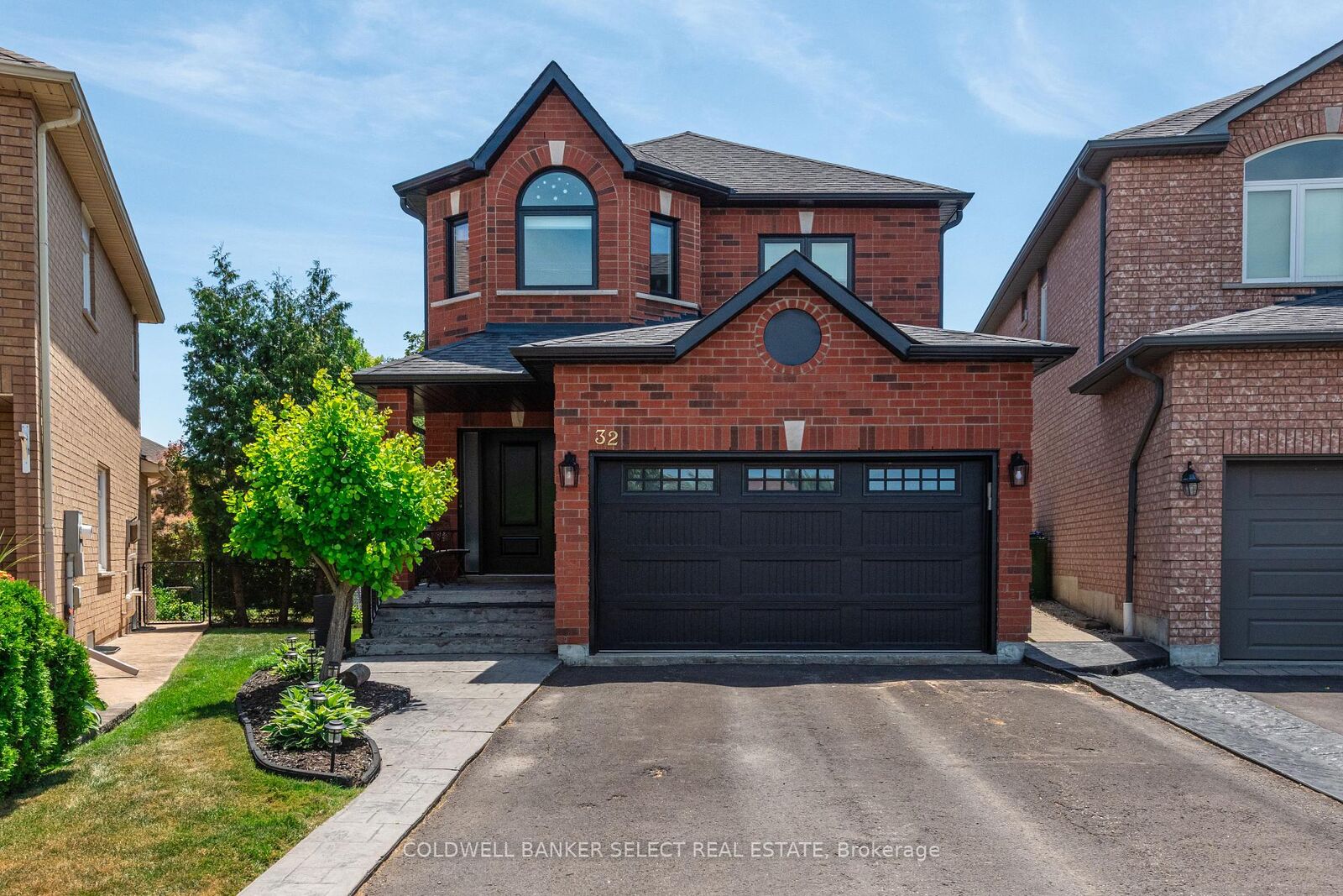 Property Photo:  32 Coolspring Crescent  ON L7E 1W6 