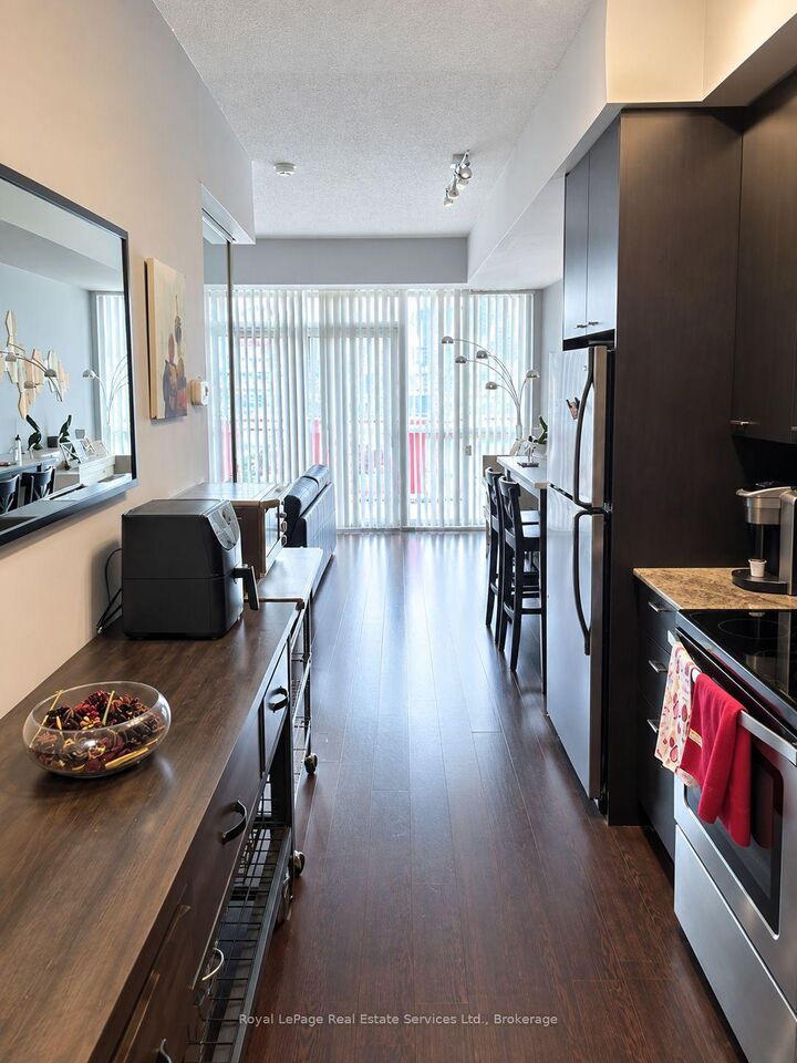 Property Photo: 775 King Street W 1006 ON M5V 2K3