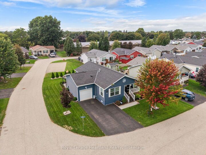 Property Photo:  24 Kellestine Drive  ON N7G 0C5 