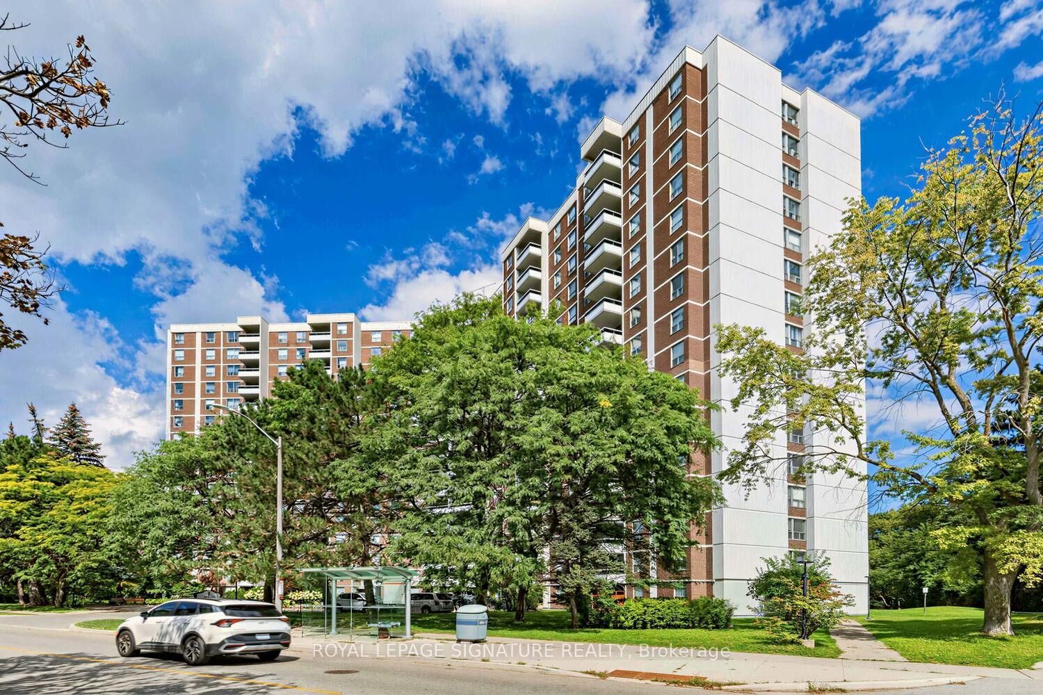 Property Photo: 5 Shady Golf Way 510 ON M3C 3A5