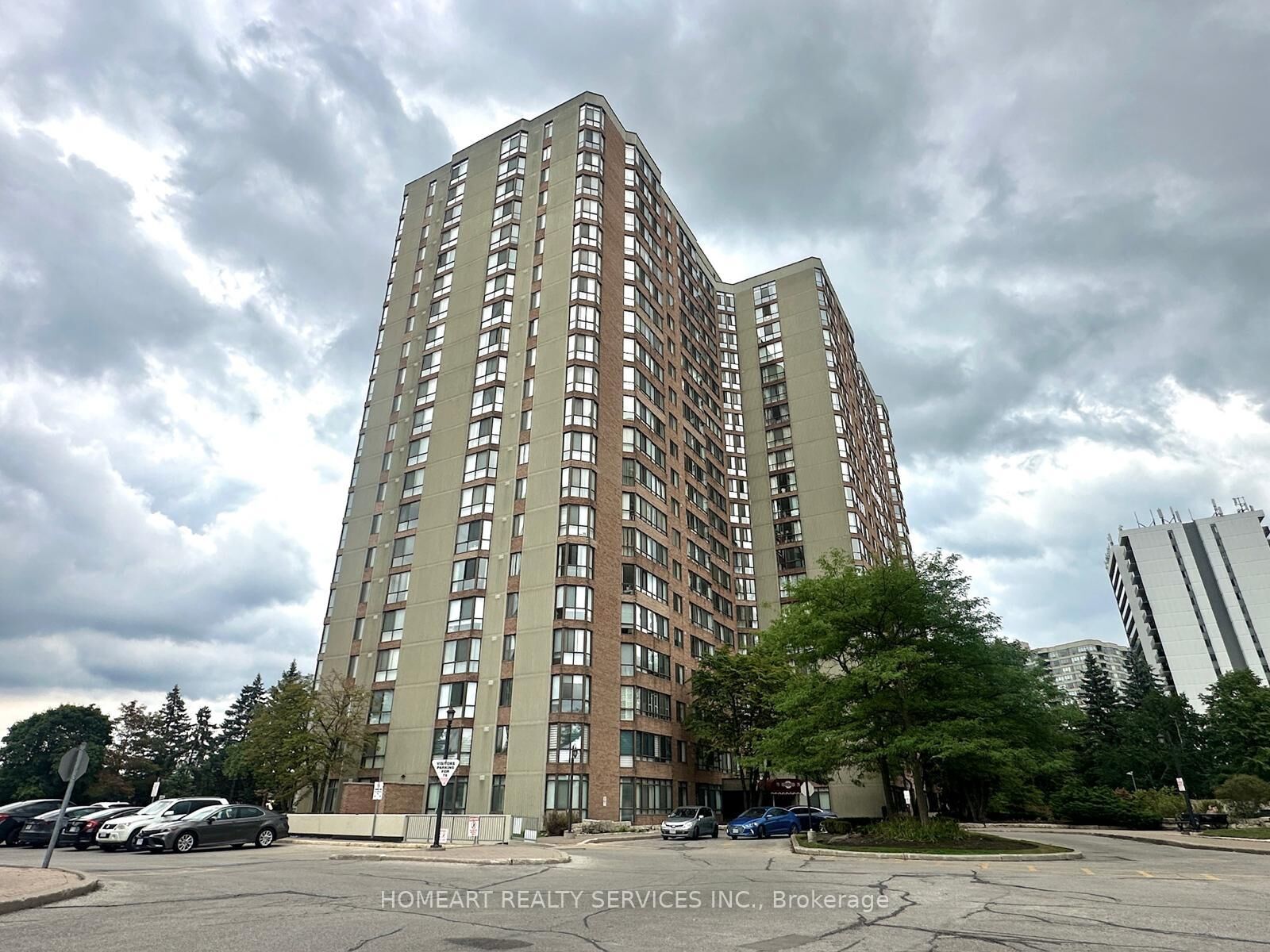 Property Photo:  75 Bamburgh Circle 1620  ON M1W 3W1 