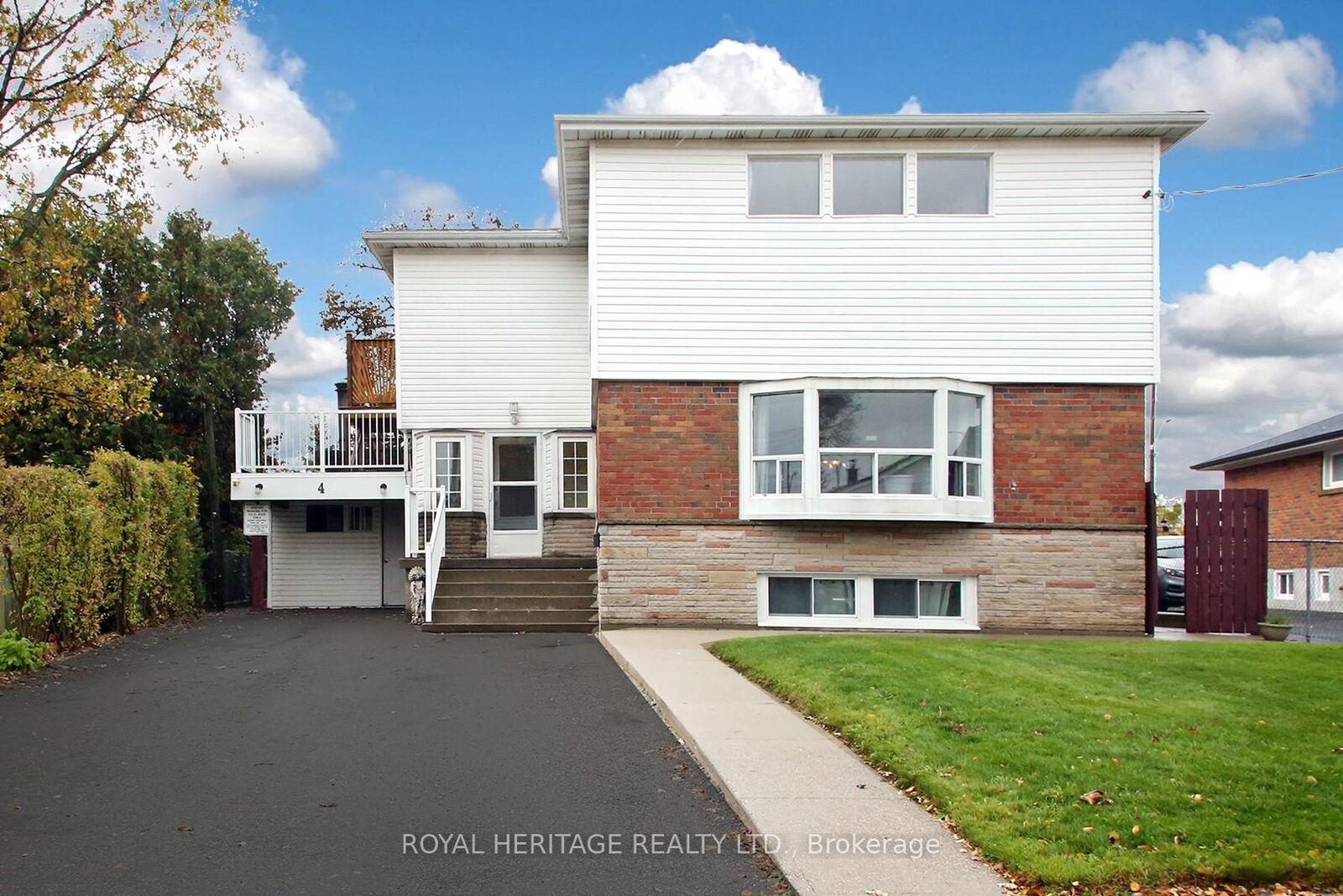 Property Photo:  4 Brantwood Drive  ON M1H 2G6 