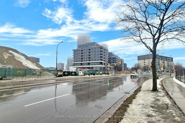 Property Photo:  10 Gibbs Road 608  ON M9B 0E3 