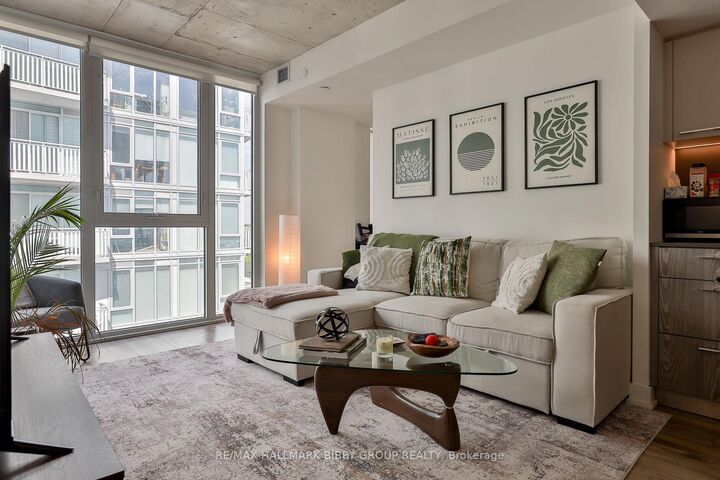 Property Photo:  25 Baseball Place 1001  ON M4M 0E7 