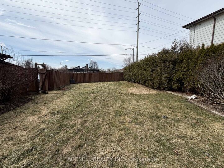 Property Photo:  135 Mountainview Road S  ON L7G 4K2 
