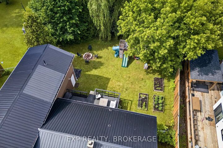 Property Photo:  44 Lennox Street  ON K7M 4S4 