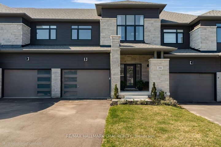 Property Photo: 204 Rosanne Circle ON L9Z 0N3