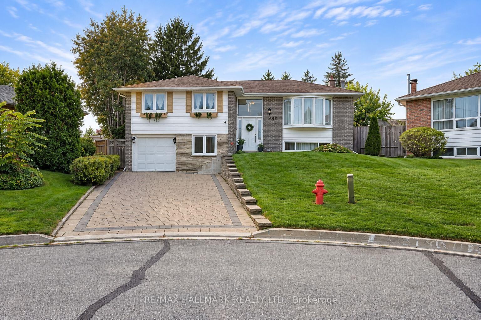Property Photo:  648 Mossbank Court  ON L3Y 3B1 