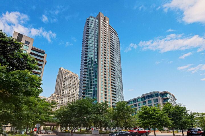 Property Photo:  215 Fort York Boulevard 208  ON M5V 4A2 