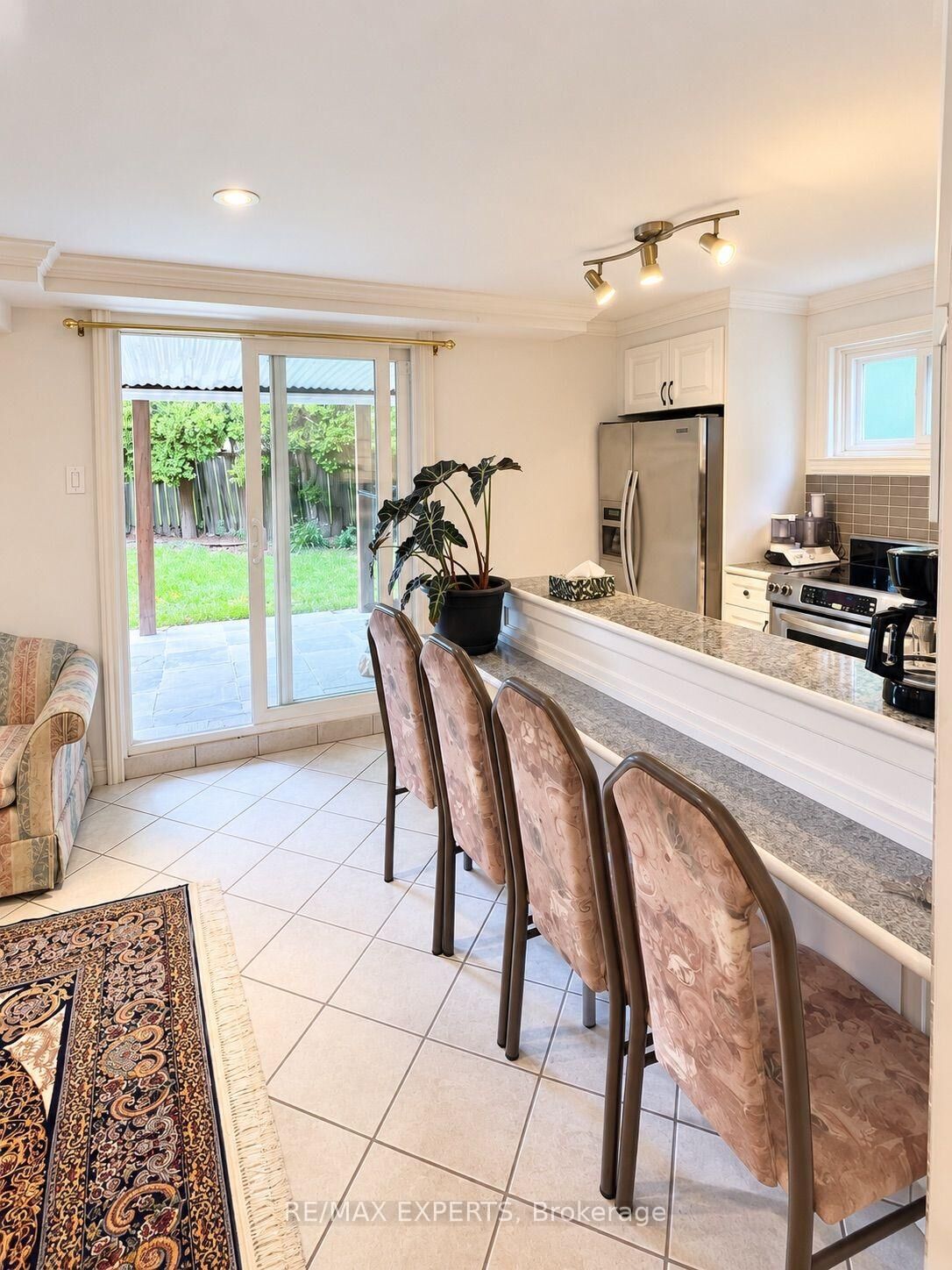 Property Photo:  14 Park Lane Circle Bsmt  ON L4C 6S8 