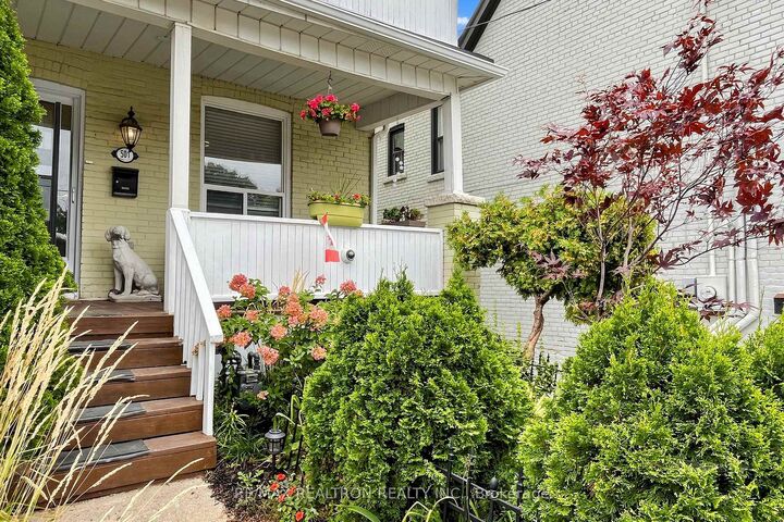Property Photo:  501 Jones Avenue  ON M4J 3G8 
