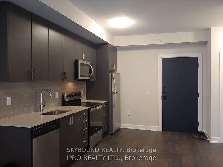 Property Photo: 3200 William Coltson Avenue # 303 ON L6H 7W6