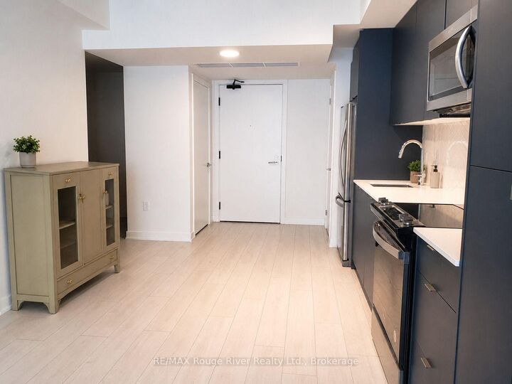 Property Photo:  1614 Charles Street 439  ON L1N 0P4 