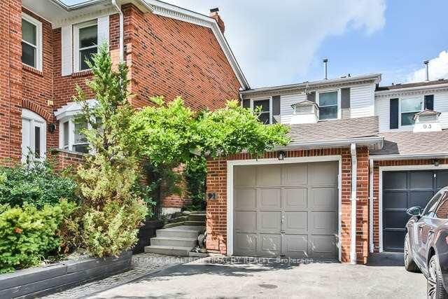 Property Photo: 91 Confederation Way ON L3T 5R4