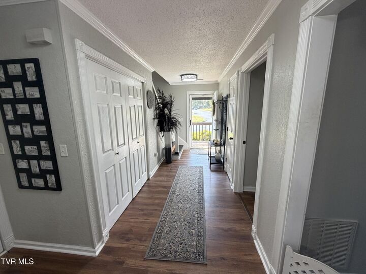 Property Photo:  2700 Indian Ridge Road Apt 6  TN 37604 