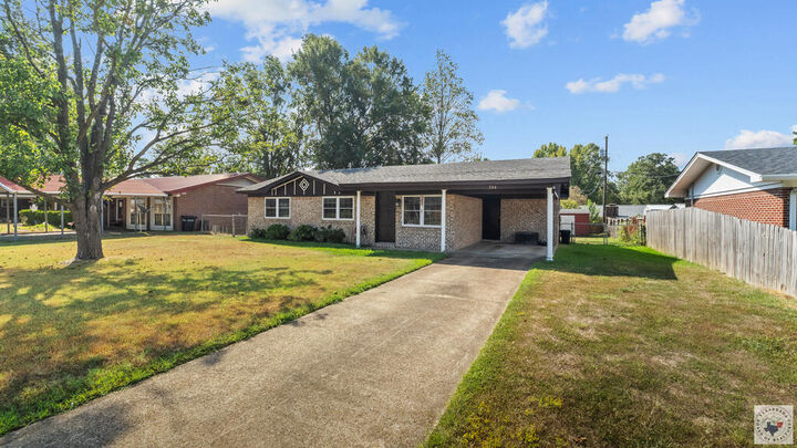 Property Photo:  304 W Greenfield  TX 75501 