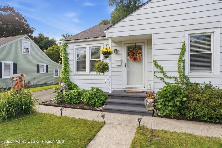 Property Photo:  25 Hayes  NY 12401 