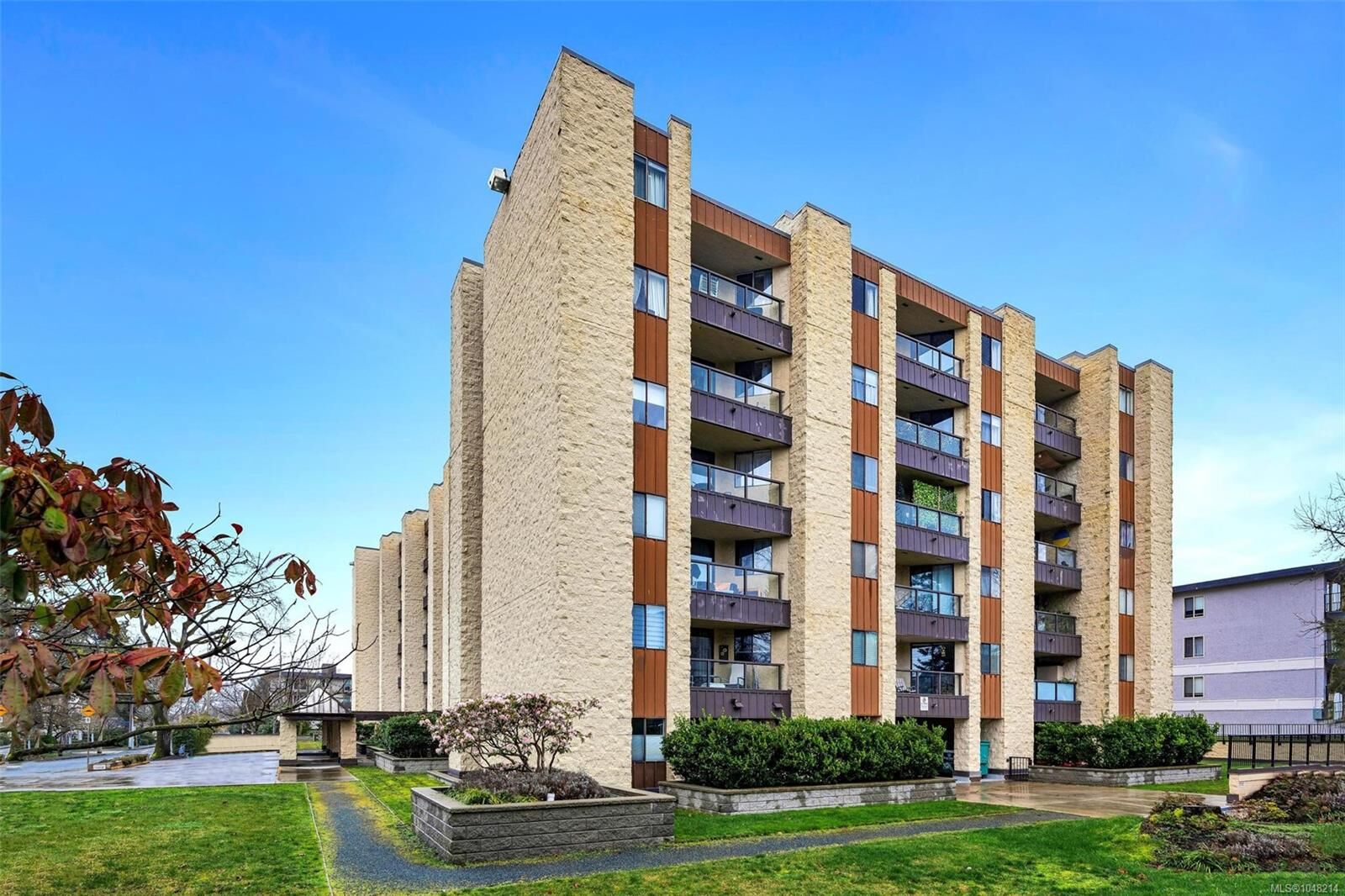 Property Photo: 1745 Leighton Rd #206 BC V8R 6R6