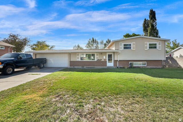 Property Photo:  6312 S 560 E  UT 84107 