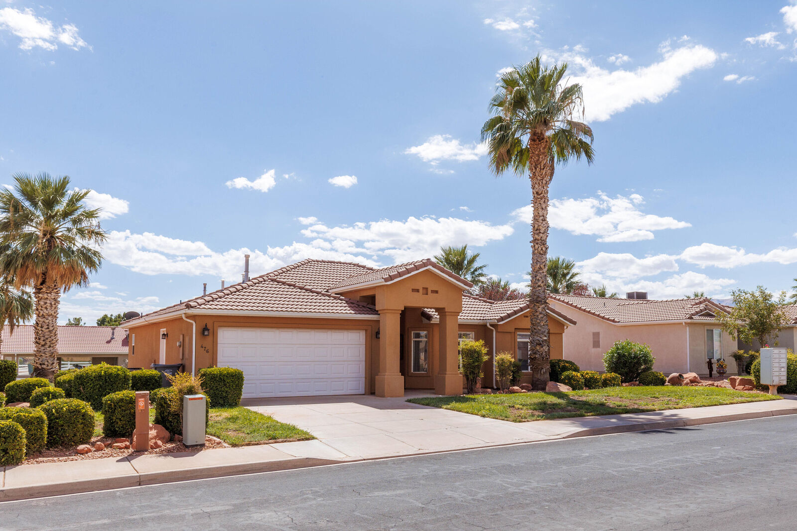 Property Photo: 476 E 400 S UT 84738