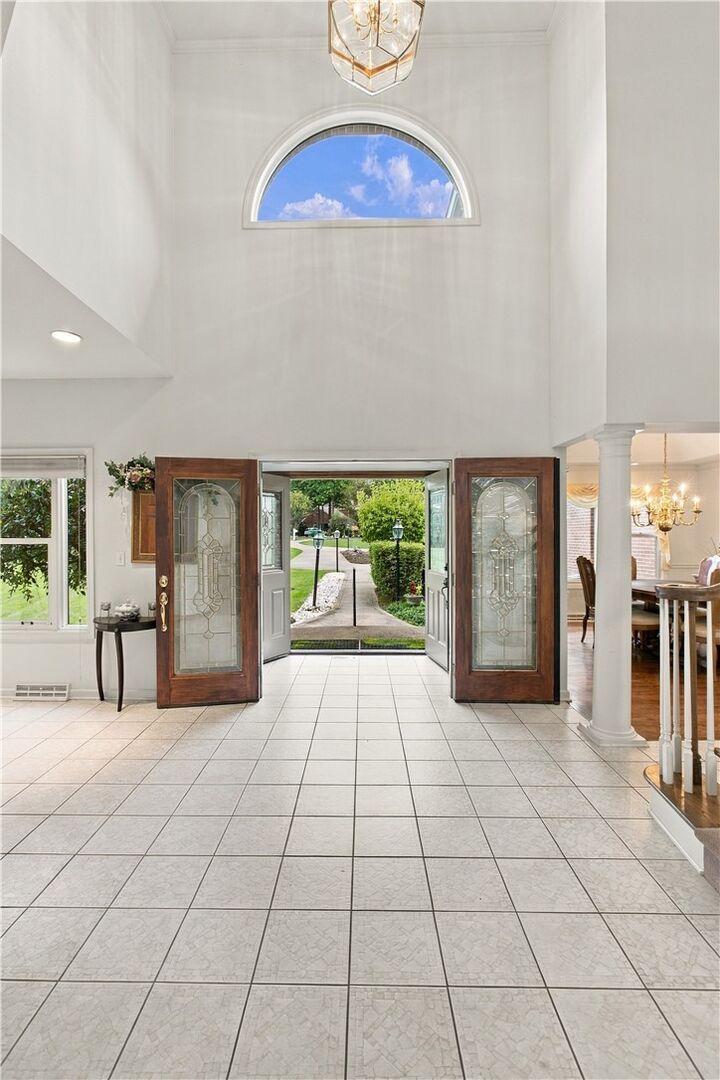 Property Photo: 544 Green Parrot Ln PA 15065