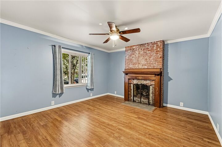 Property Photo: 2368 Buena Vista St PA 15218