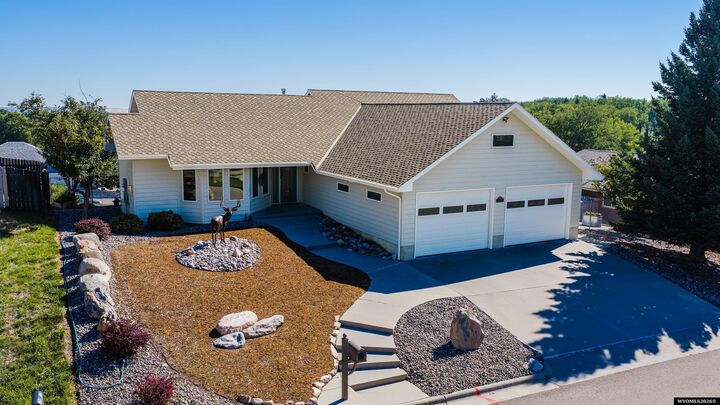 Property Photo: 917 Erie Dr WY 82834